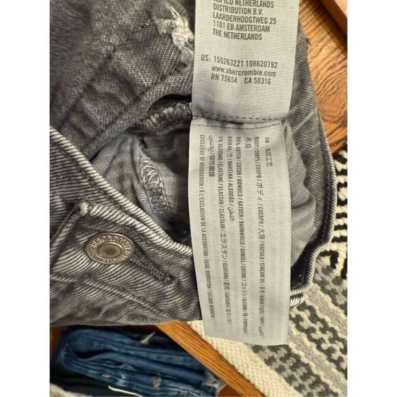 Abercrombie & Fitch grey ultra High Rise The 90s straight Jeans Size 4 Extra Lon - Picture 5 of 5